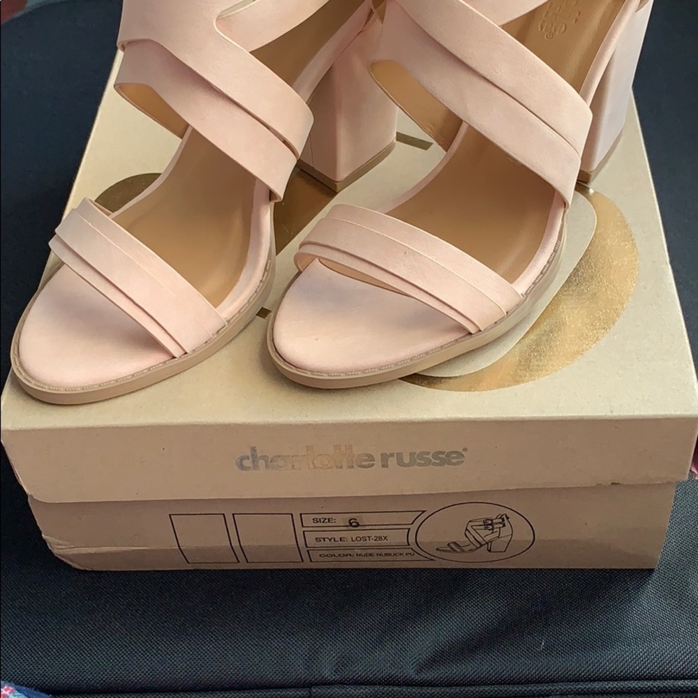 ❤️ Nude Block Heels ❤️ - Picture 6 of 8